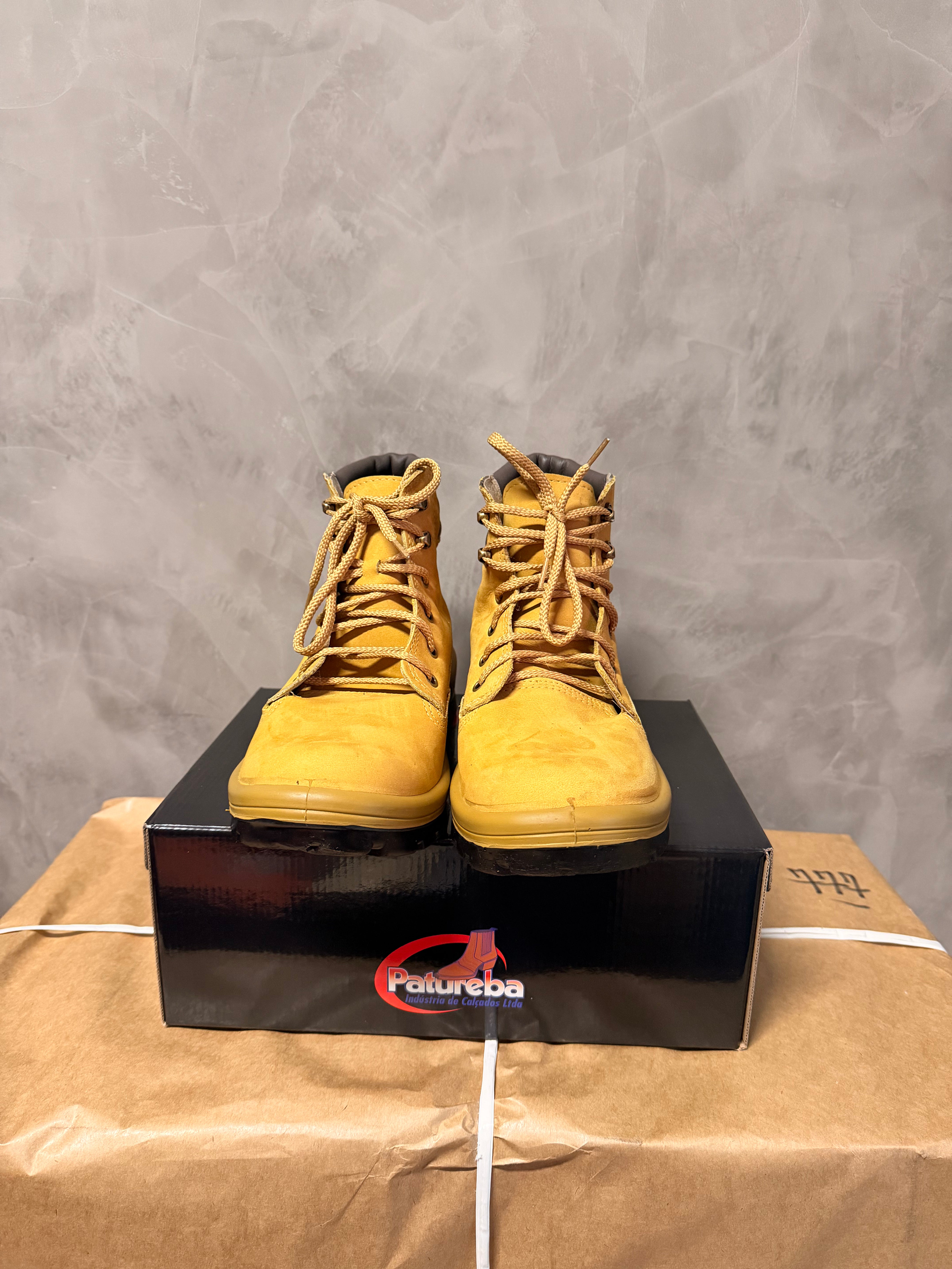 Bota Coturno GFM com Cadarço Hiper Resistente Amarela e Café