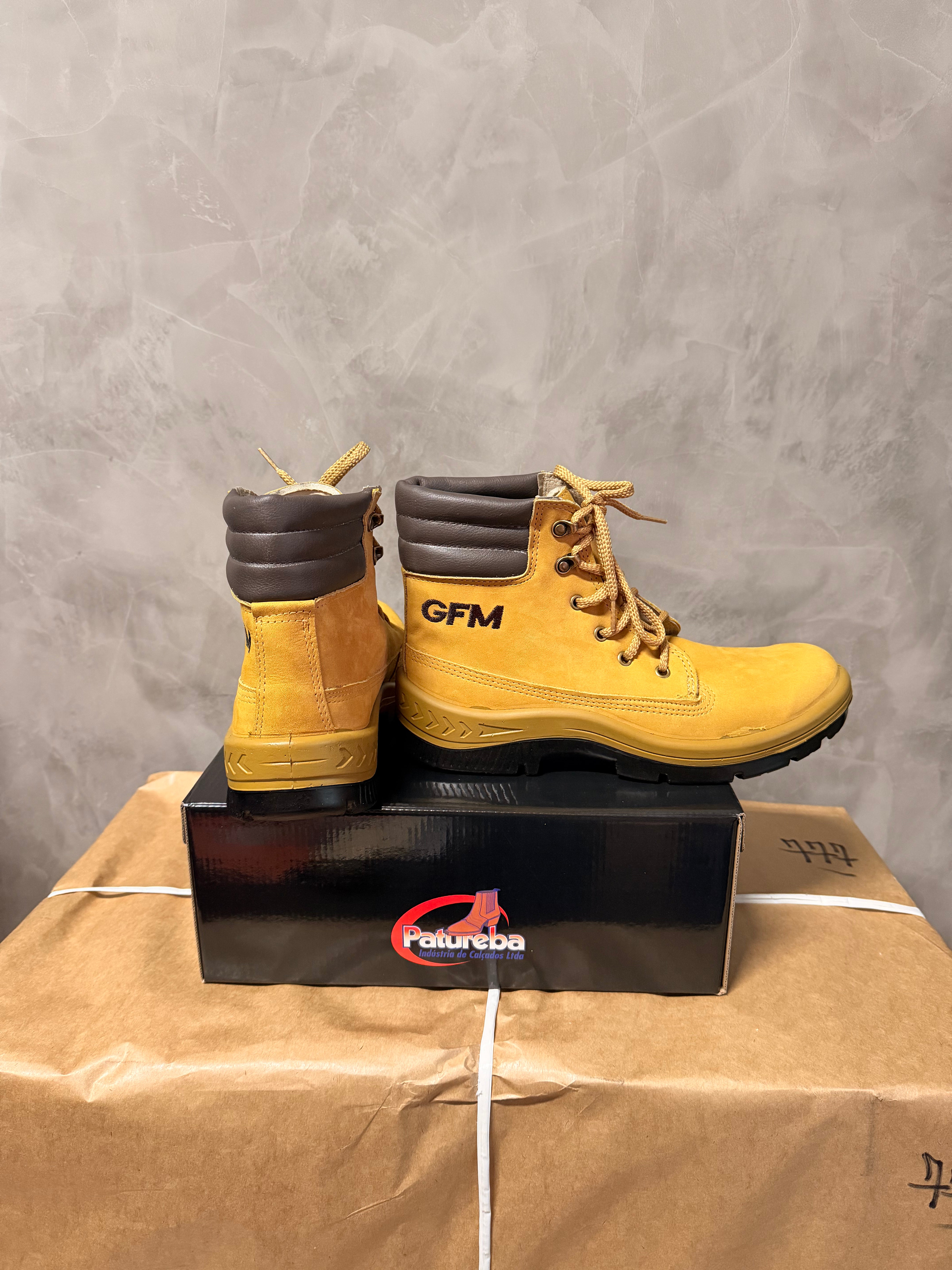 Bota Coturno GFM com Cadarço Hiper Resistente Amarela e Café