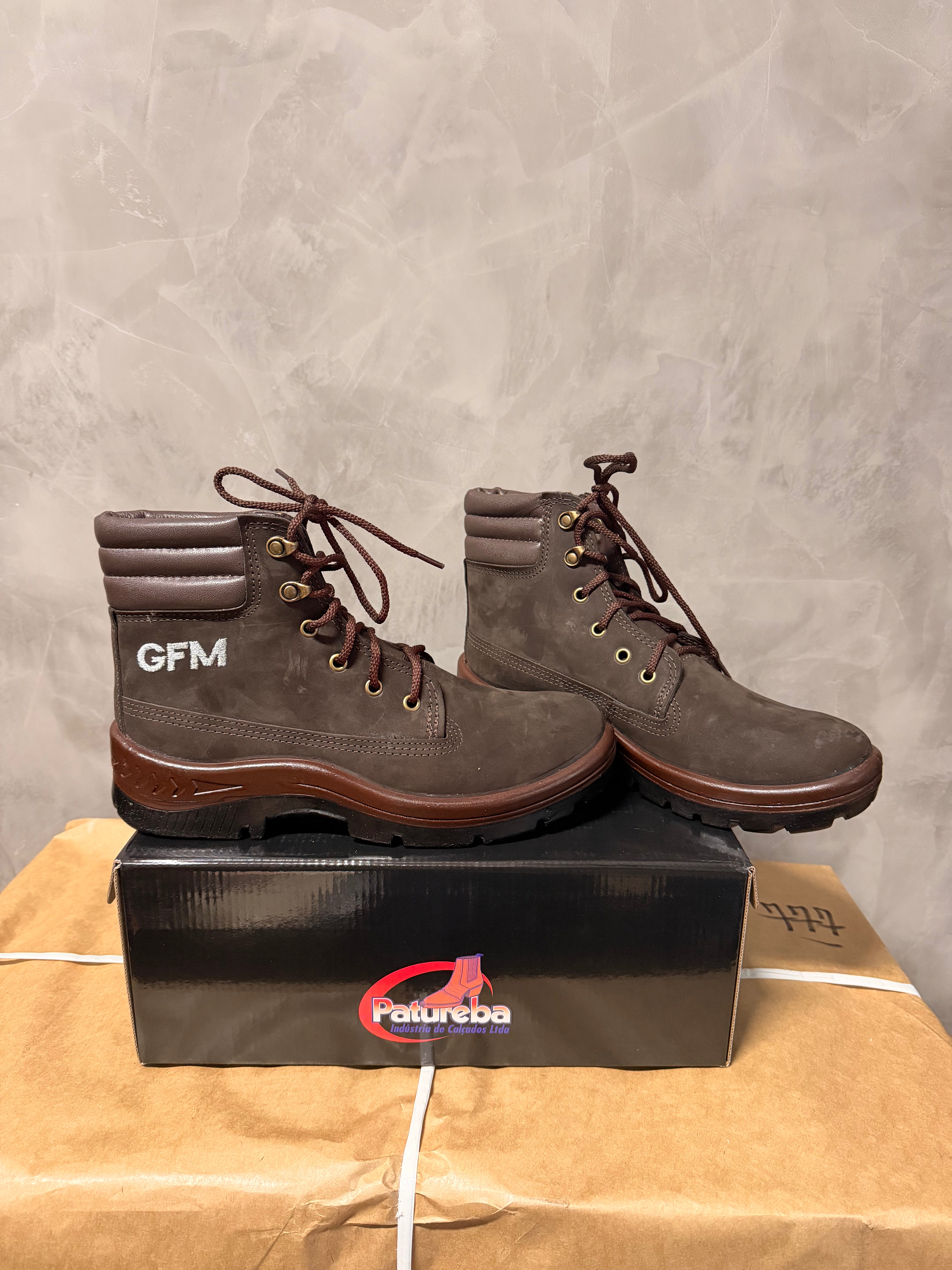 Bota Coturno GFM com Cadarço Hiper Resistente Amarela e Café