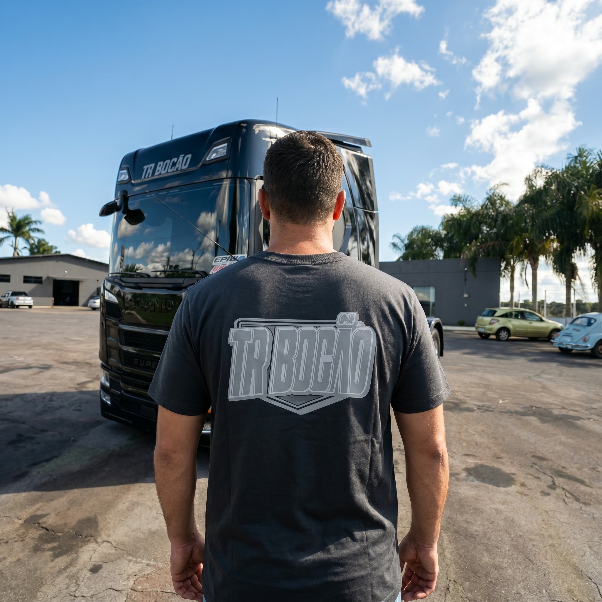 Camiseta Brasão TR BOCÃO Bordada Preta Lançamento